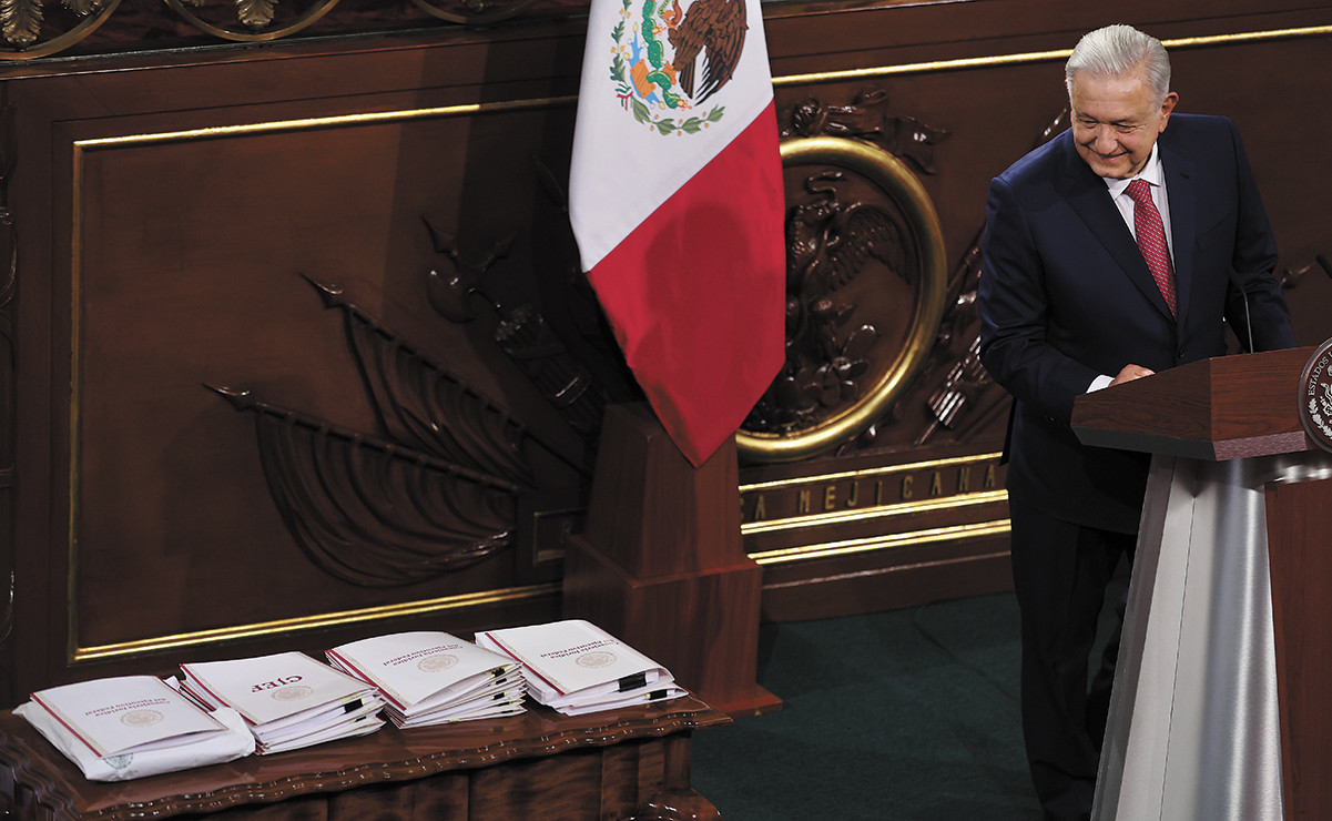 AMLO busca acabar con Constitución "neoliberal"