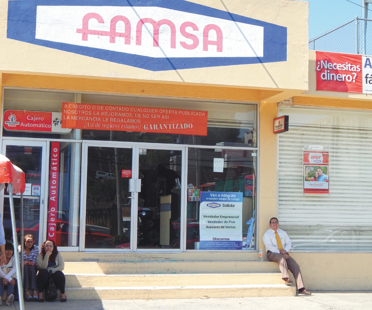 Ahorradores de Famsa amagan con saquear tiendas 