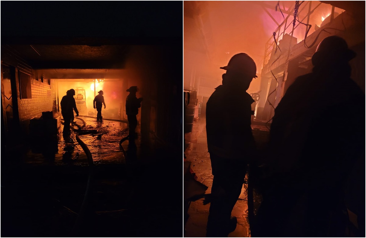 Bomberos combaten incendio en fábrica de cartón y plástico en Tlalnepantla, VIDEO