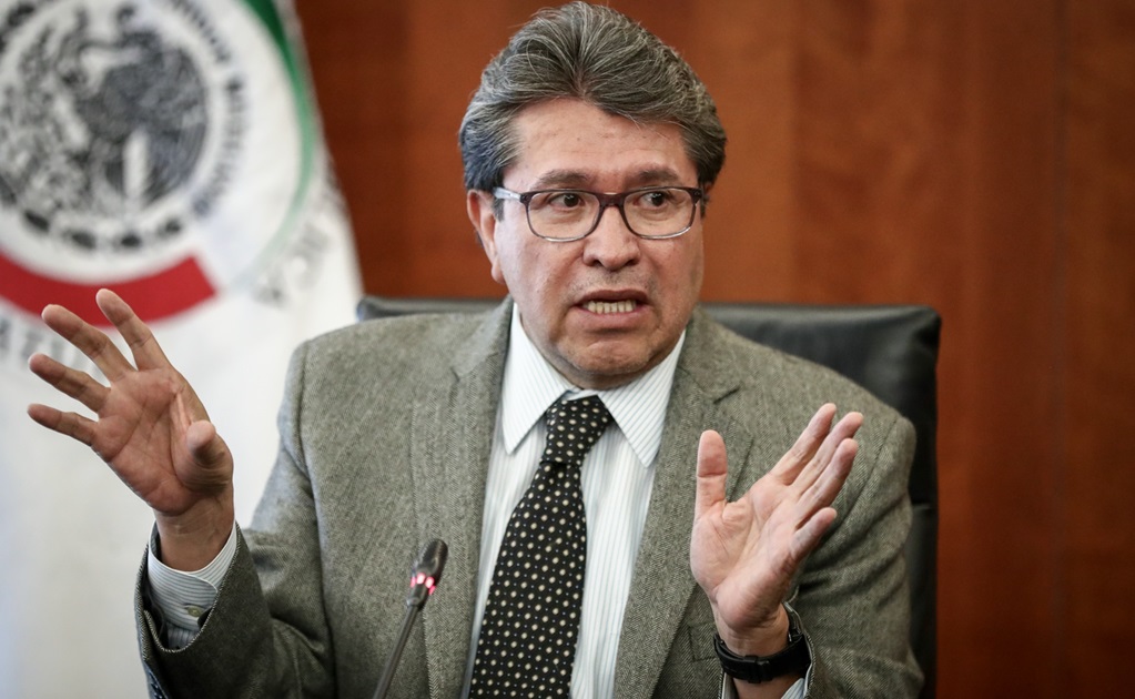 Monreal pide que Batres denuncie "cañonazos" en proceso interno de Morena en Senado