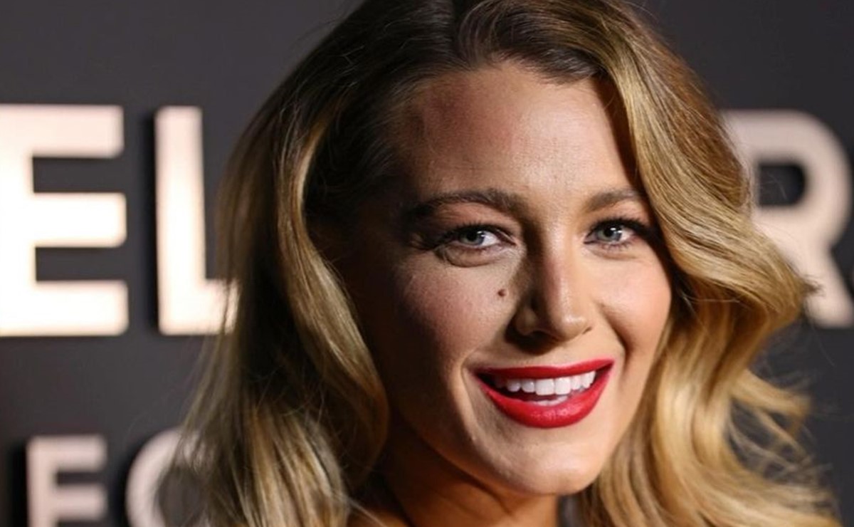 Blake Lively modela bikini de cintura alta, el más favorecedor de todos