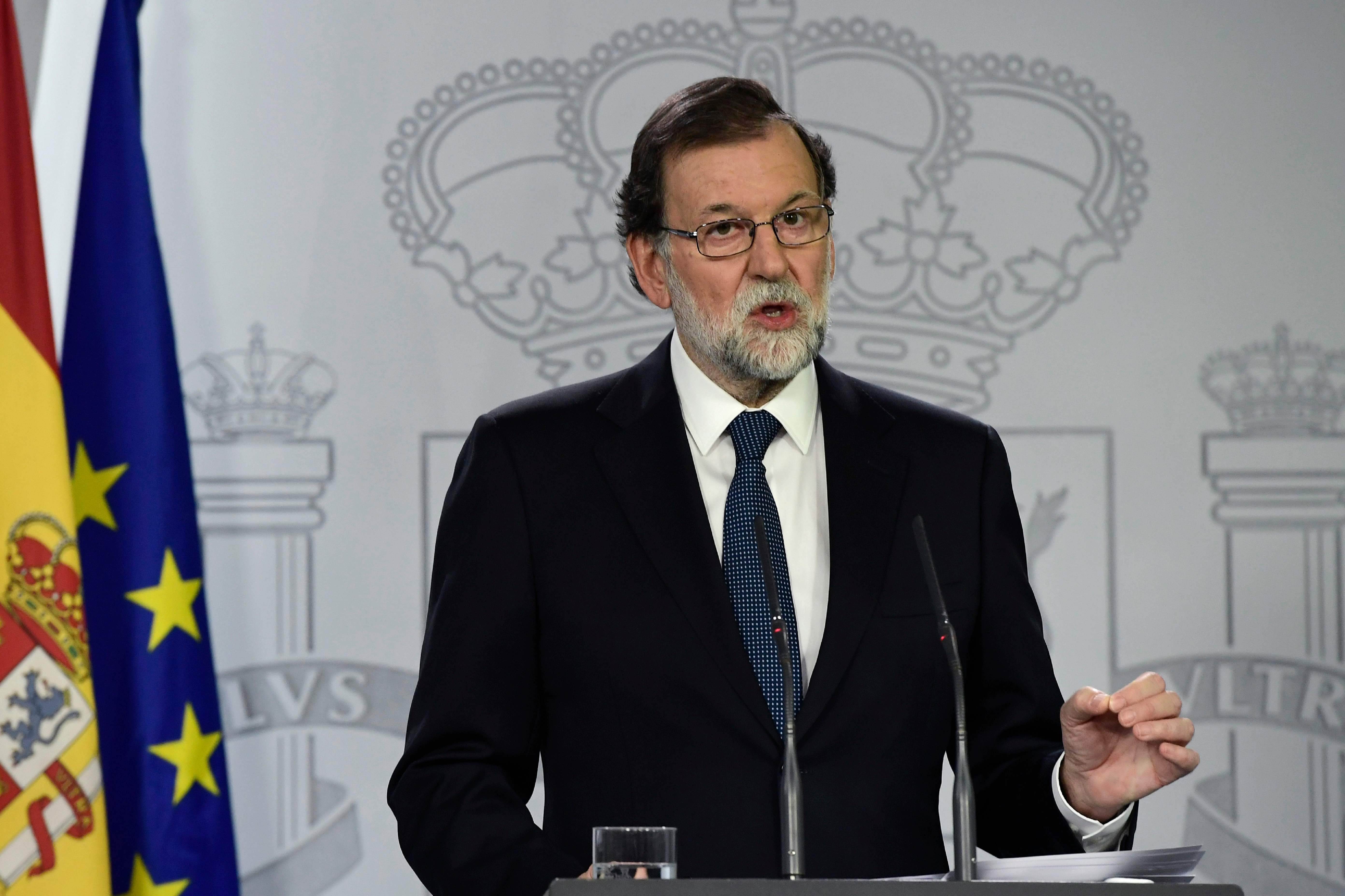 Rajoy rechaza hablar con líder catalán; lo acusa de "chantajear al Estado"