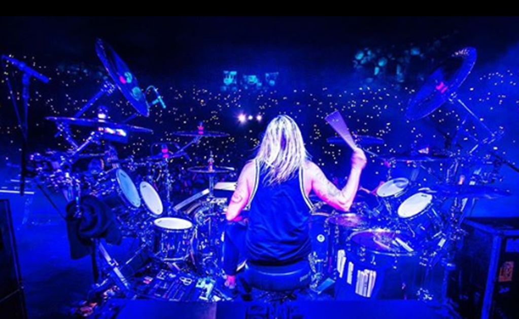 Baterista de Evanescence se lanza contra "grupo de imbéciles" que dañó instrumentos