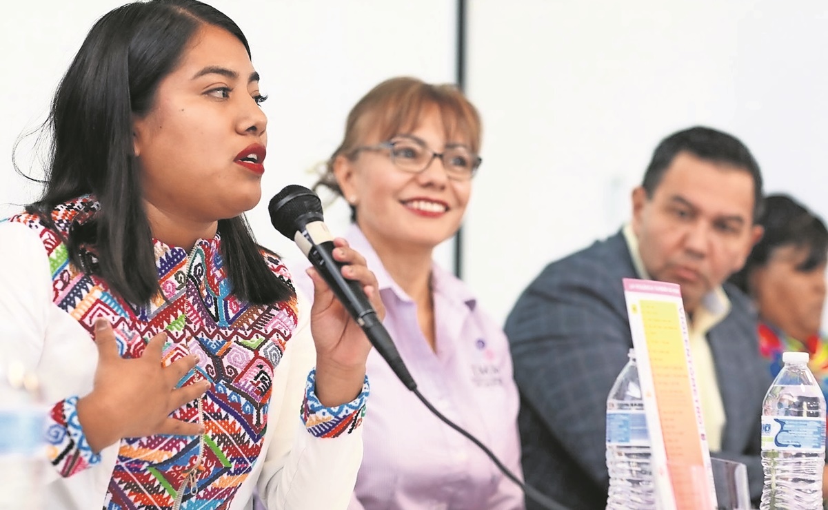 Enseñan a mujeres rarámuris a reconocer la violencia en su idioma