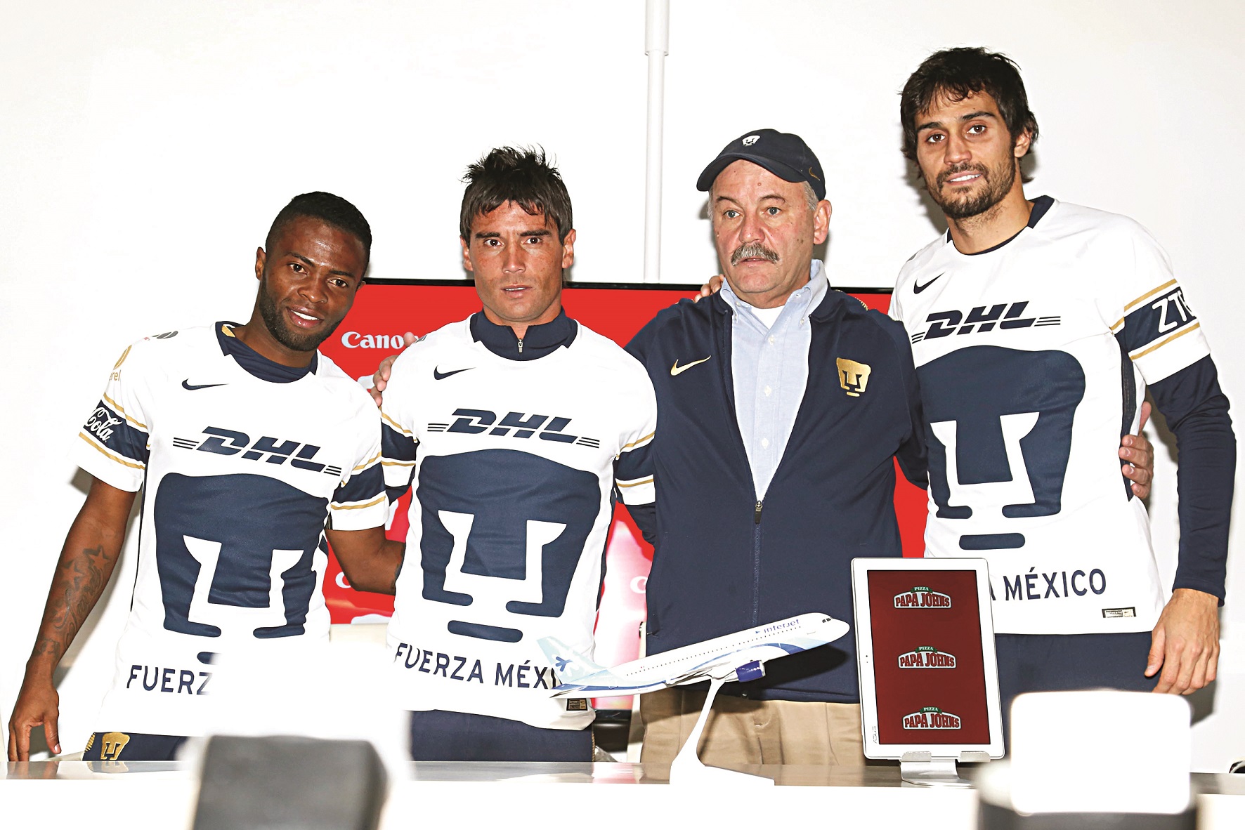 Pumas compra de paca