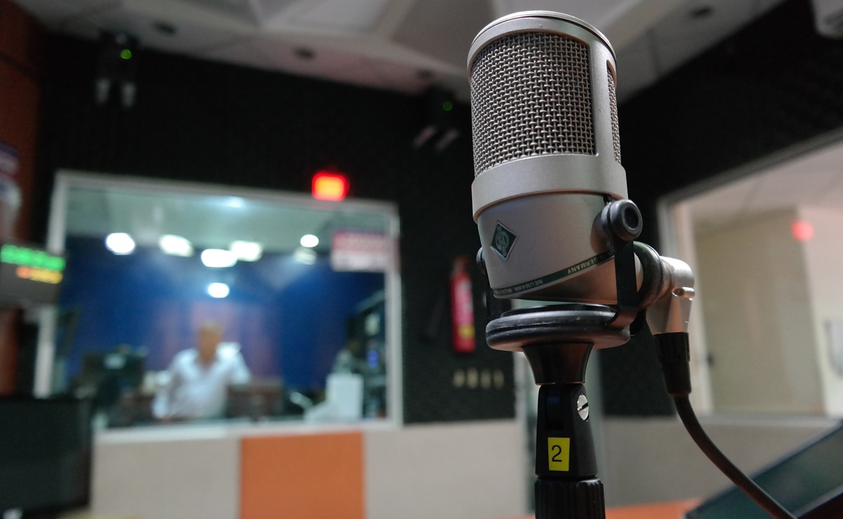 MVS adquiere 97.7 FM de Radio Centro; se convertirá en estación grupera 