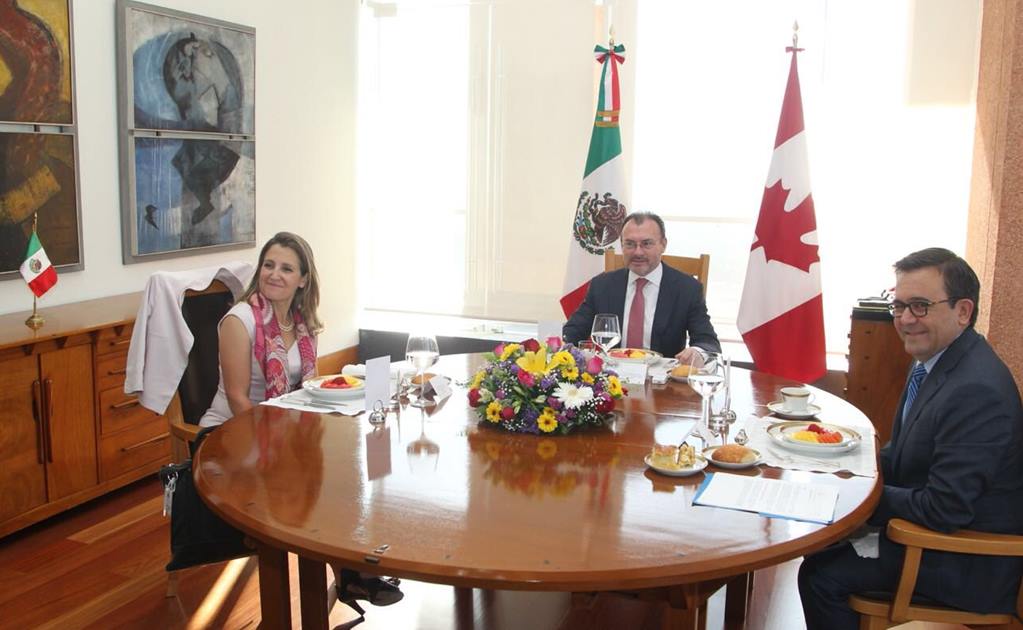 Dialogan Videgaray y Guajardo con ministra de Asuntos Exteriores de Canadá
