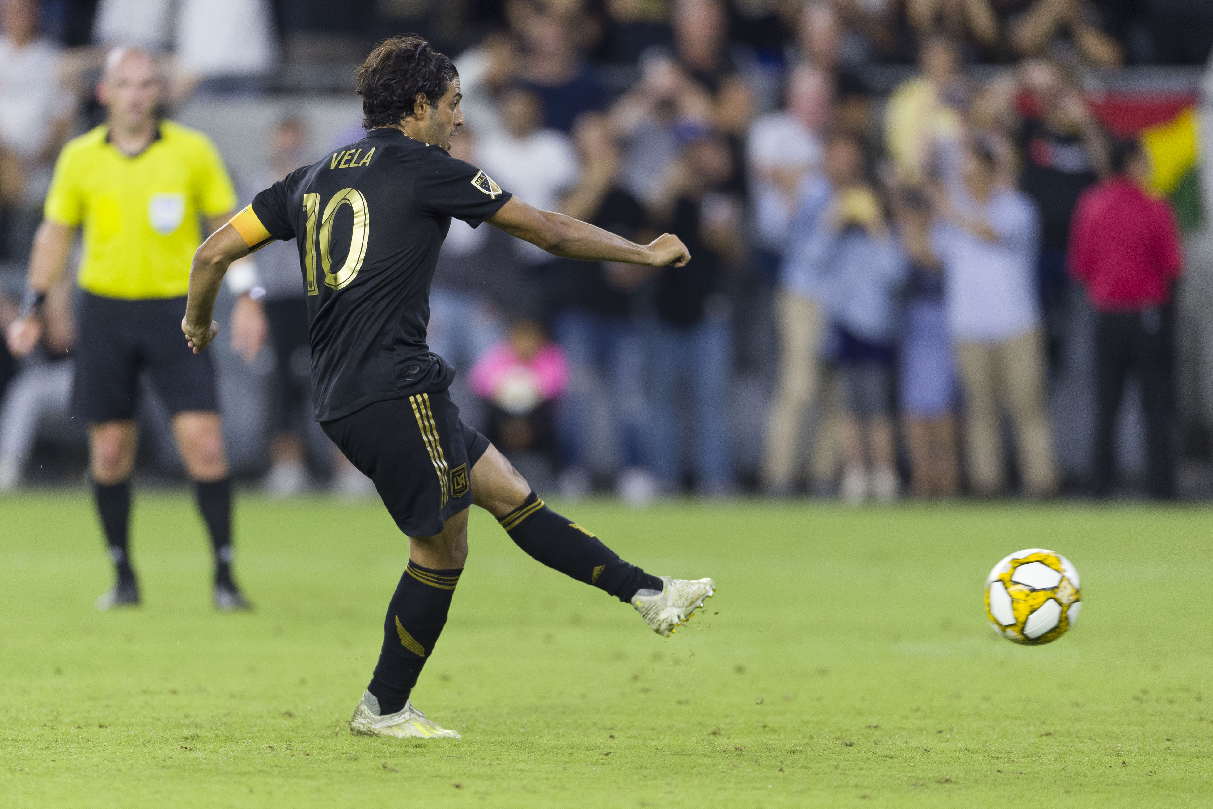 Carlos Vela deja abierta la posibilidad de jugar en el América