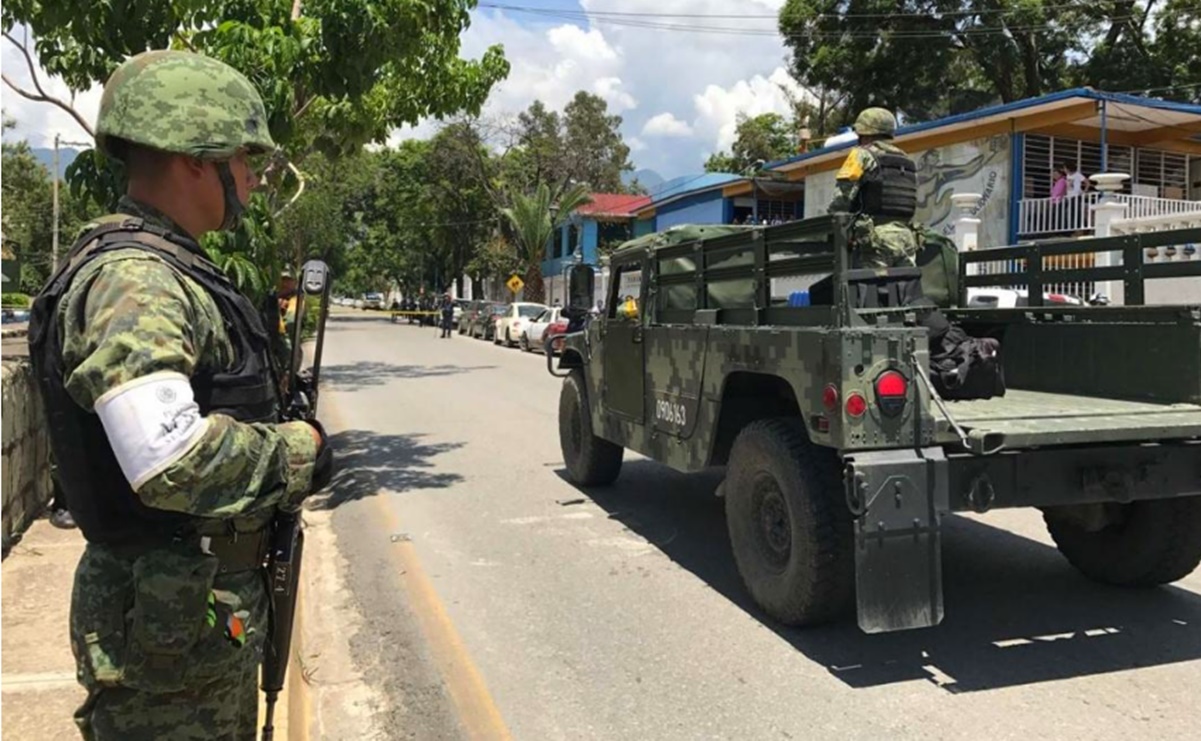 Con resguardo del Ejército, Ayuntamiento de Iguala reanuda actividades