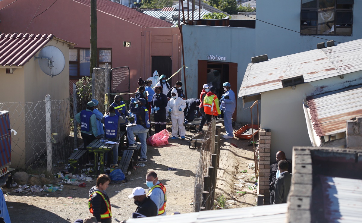Intoxicación con alcohol y envenenamiento: las pistas alrededor de la muerte de 21 jóvenes en bar de Sudáfrica