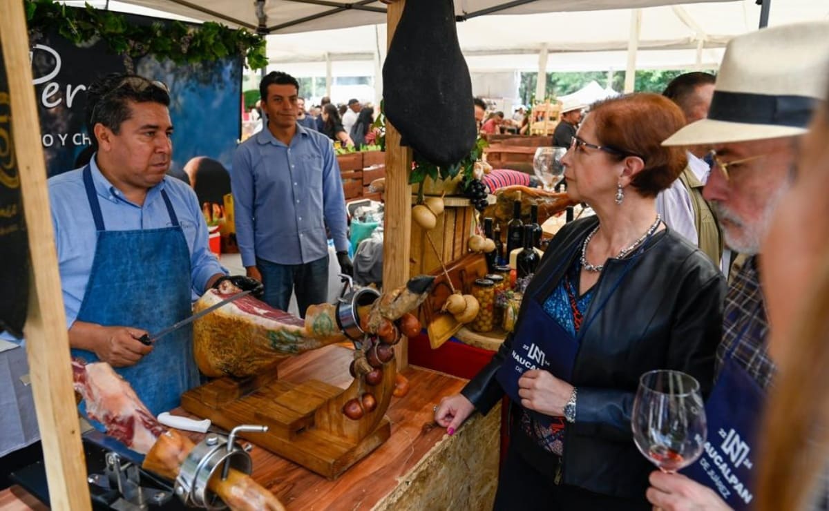 Asisten más de 10 mil personas al primer festival del vino y el queso en el  Parque Naucalli 