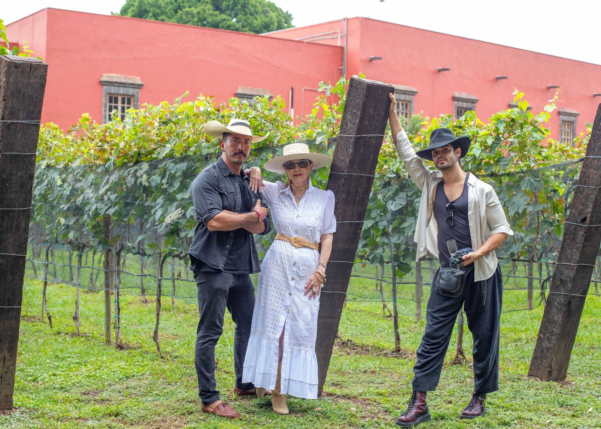 Lisette Trepaud y otros winelovers disfrutan en Querétaro