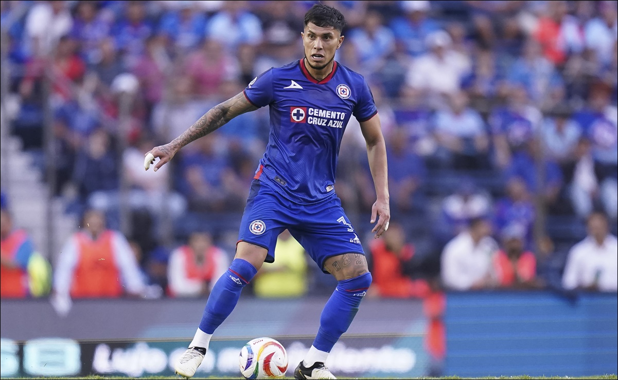 Cruz Azul anunció de forma oficial la salida del jugador Carlos Salcedo de su plantel