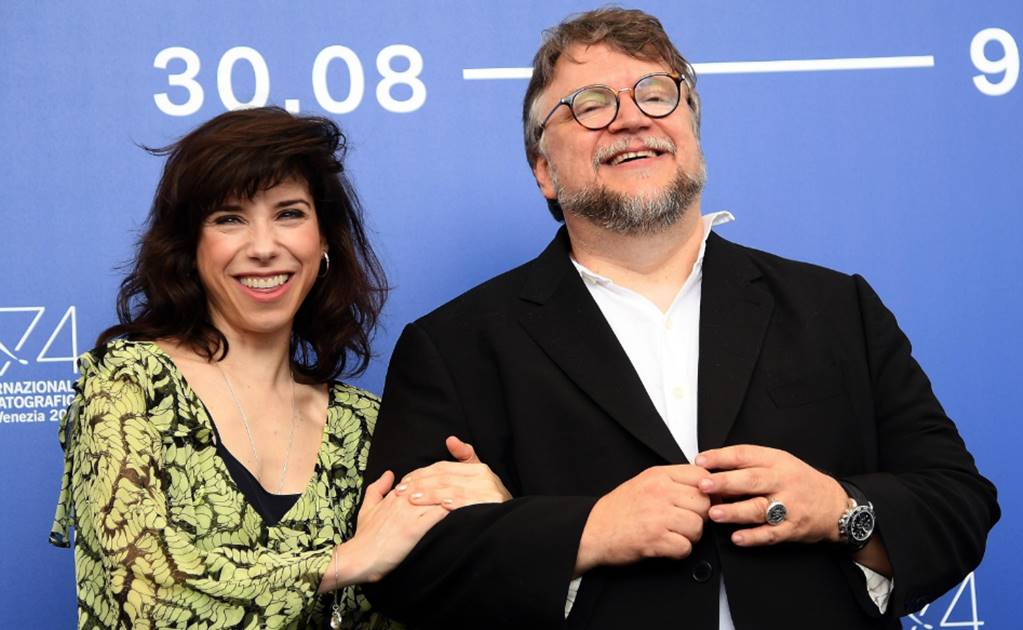 Alfonso Cuarón y Diego Luna felicitan a Guillermo del Toro