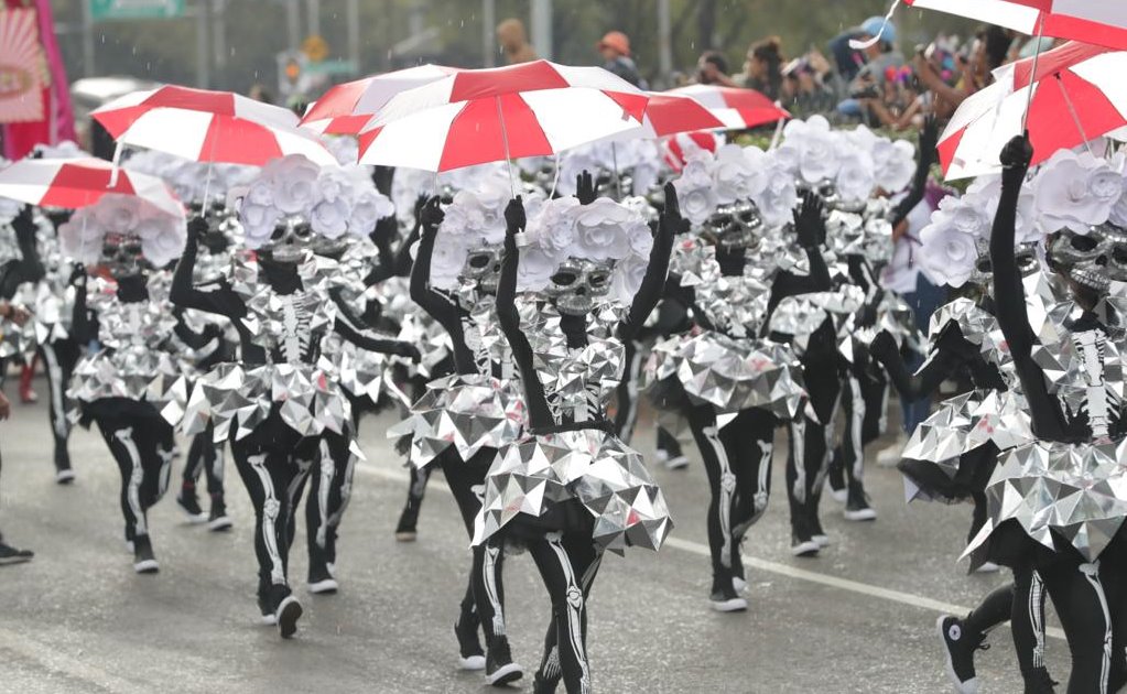 Asiste millón y medio de personas a Desfile de Día de Muertos en CDMX 