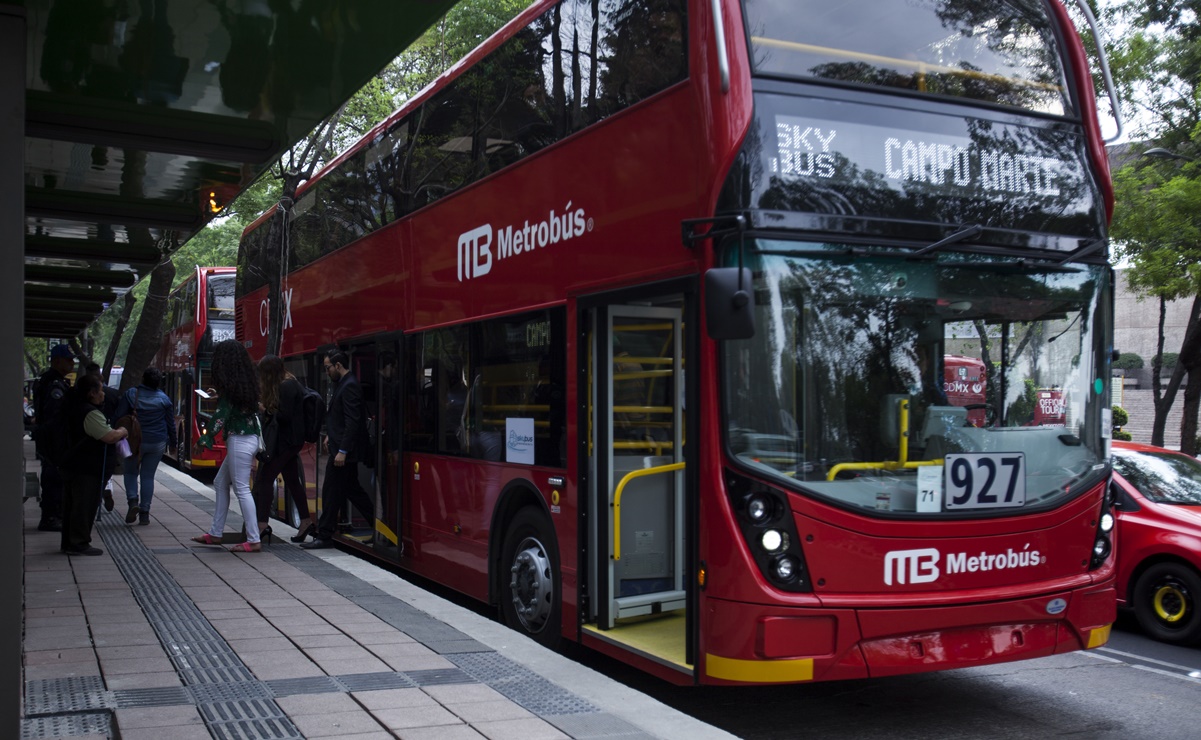 Señalan irregularidades en publicidad de 56 estaciones y 3 terminales de la Línea 7 del Metrobús 