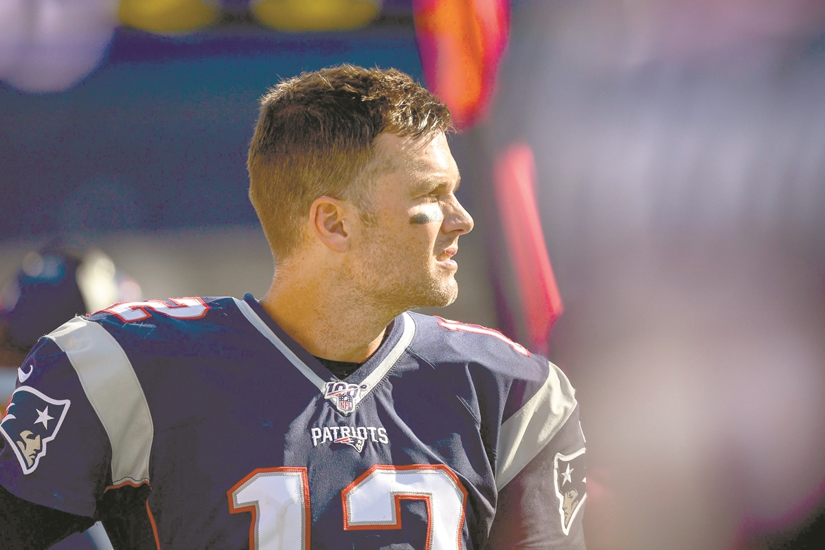 Tom Brady regala jersey a jugador que no se atrevió a pedírselo