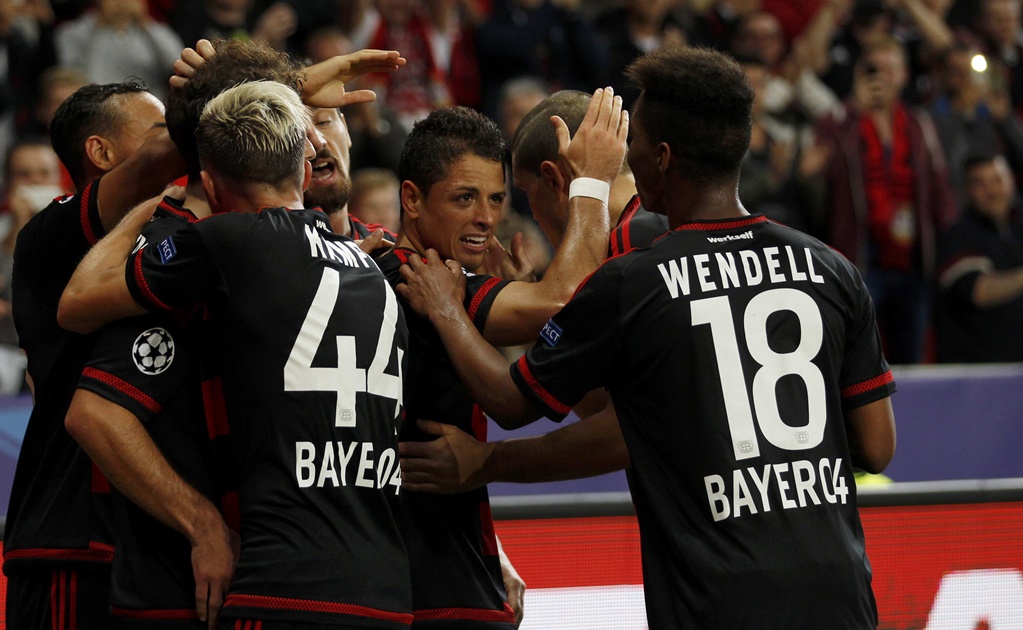 'Chicharito', por su primer gol en la Bundesliga