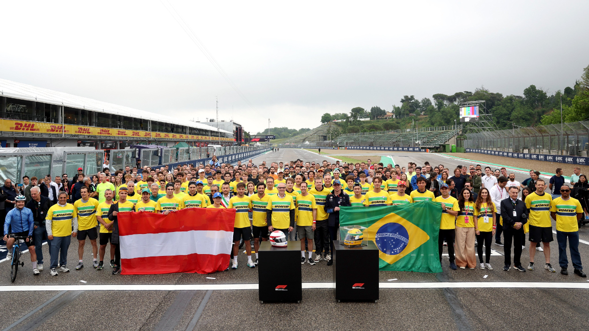 Así fue el emotivo homenaje de los pilotos de Fórmula 1 a Ayrton Senna y Roland Ratzenberger en Imola