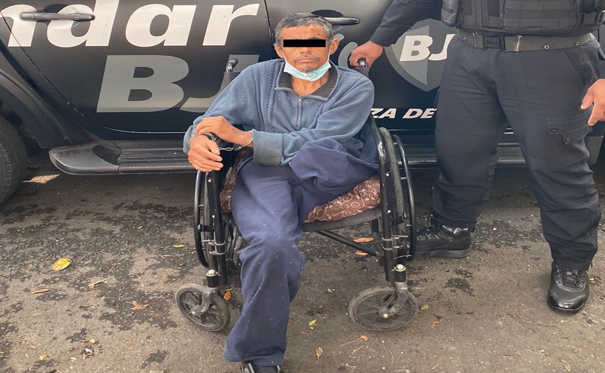 Video: Sujeto aprovecha condición de silla de ruedas para robar autopartes en Benito Juárez 