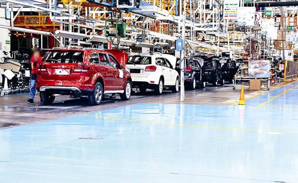 Fiat Chrysler to recall 1.06 mln trucks over steering glitch