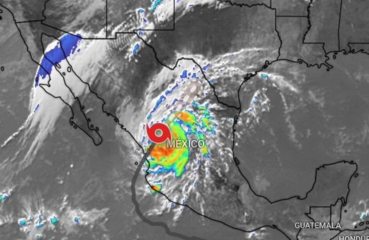 Huracán “Roslyn” se degrada a tormenta tropical; se esperan lluvias intensas en Durango, Nayarit y Sinaloa 