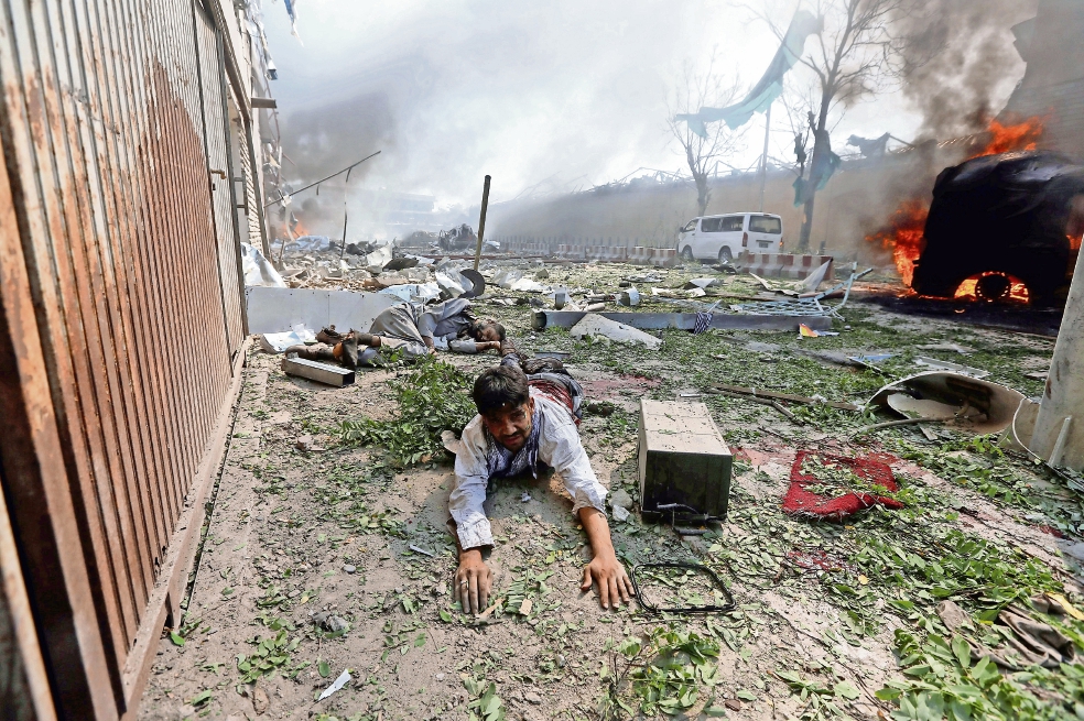 Hay 90 muertos por atentado en Afganistán