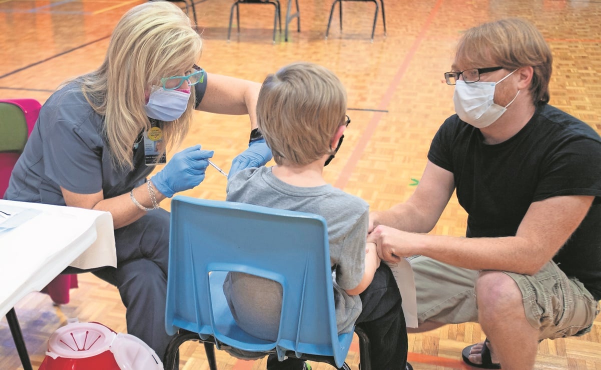 Clínica de EU aplica a 14 niños dosis errónea de vacuna contra Covid-19