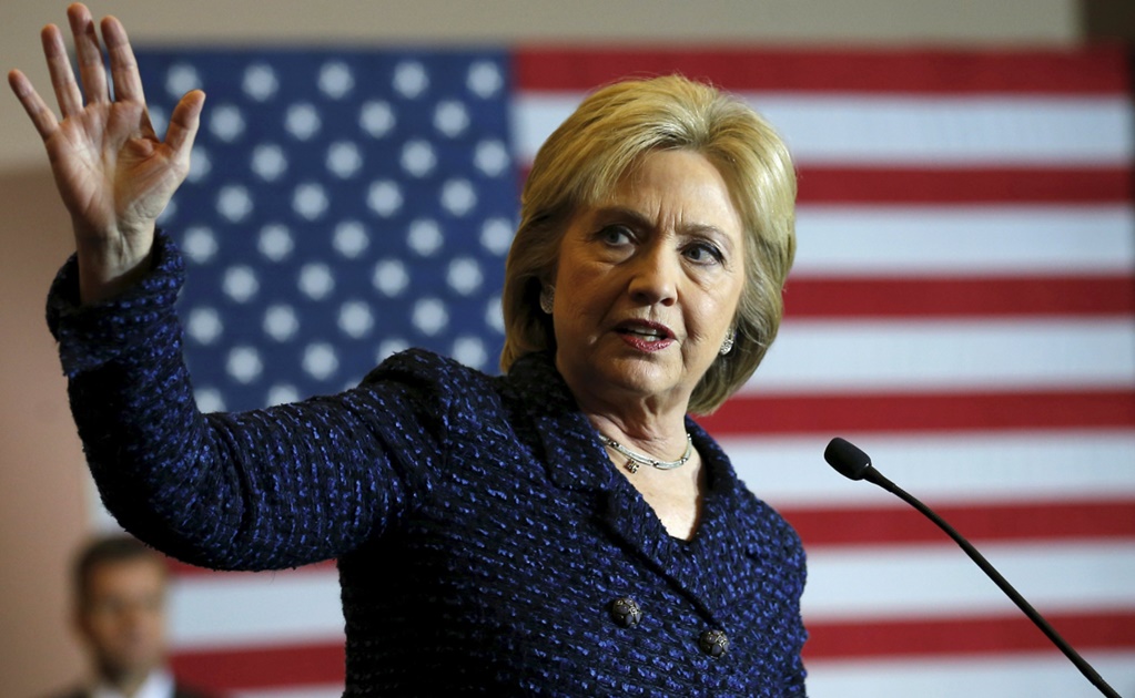 Clinton considera “error” normalizar relación con Irán