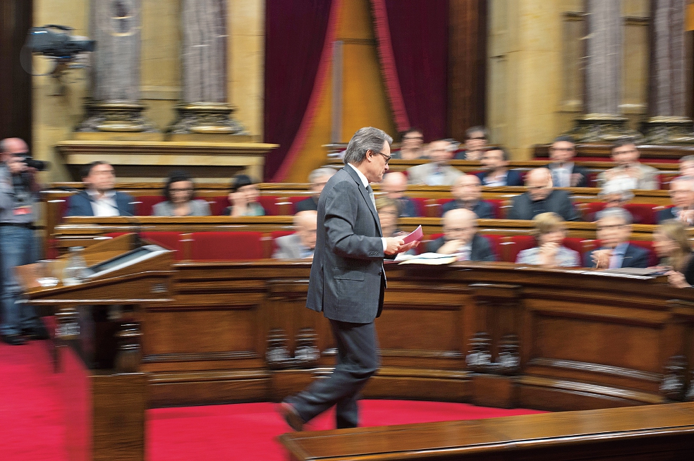 Parlamento catalán vuelve a rechazar investir a Mas