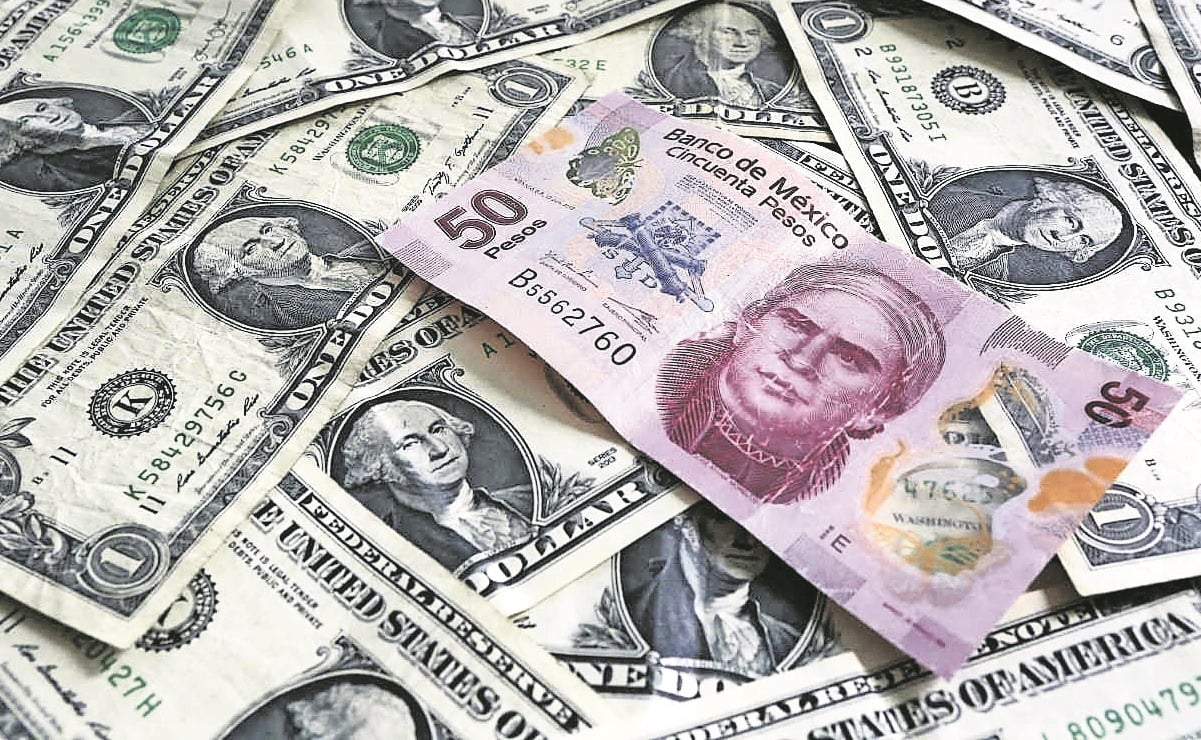Peso mexicano cierra como la moneda con mejor desempeño frente al dólar