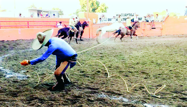 Gran charreada a beneficio del HITO