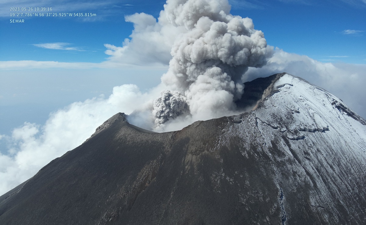 El Popocatépetl amaneció bravo: así fueron las dos explosiones de este martes VIDEOS