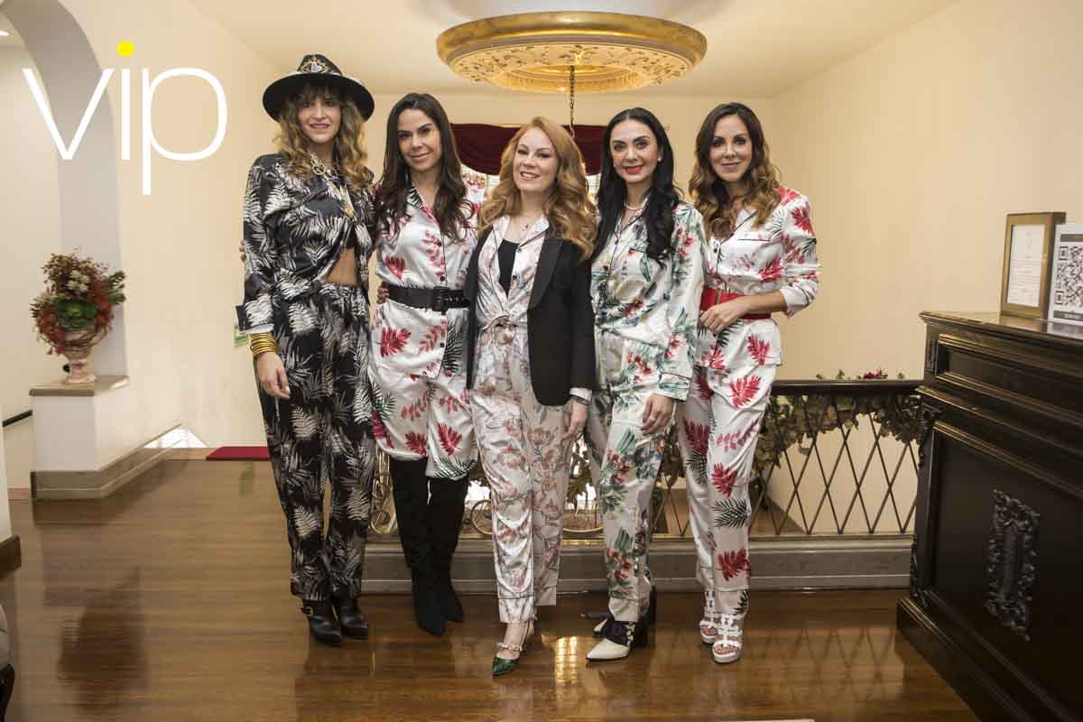 Paola Rojas y Daniela Magún en pijama party a beneficio