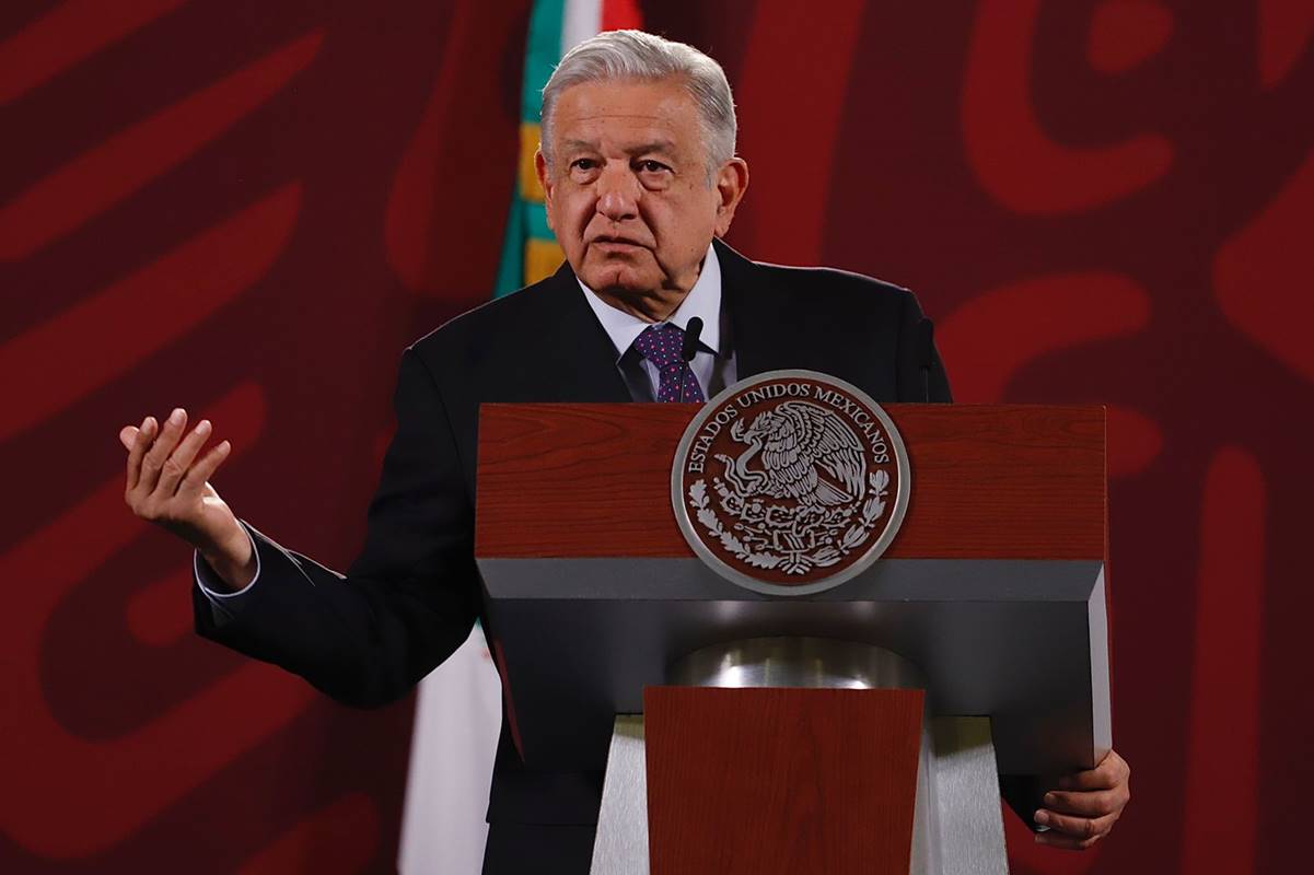 Adán Augusto no promueve revocación, me ayuda a la transformación y no es precandidato presidencial: AMLO