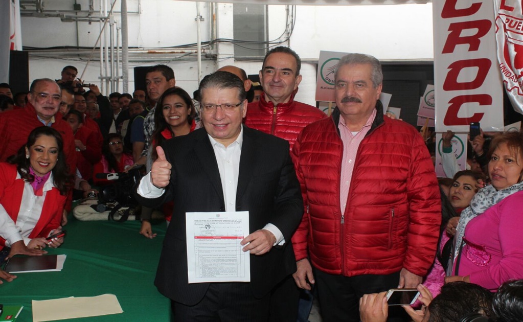 Enrique Doger se registra como precandidato del PRI a la gubernatura de Puebla