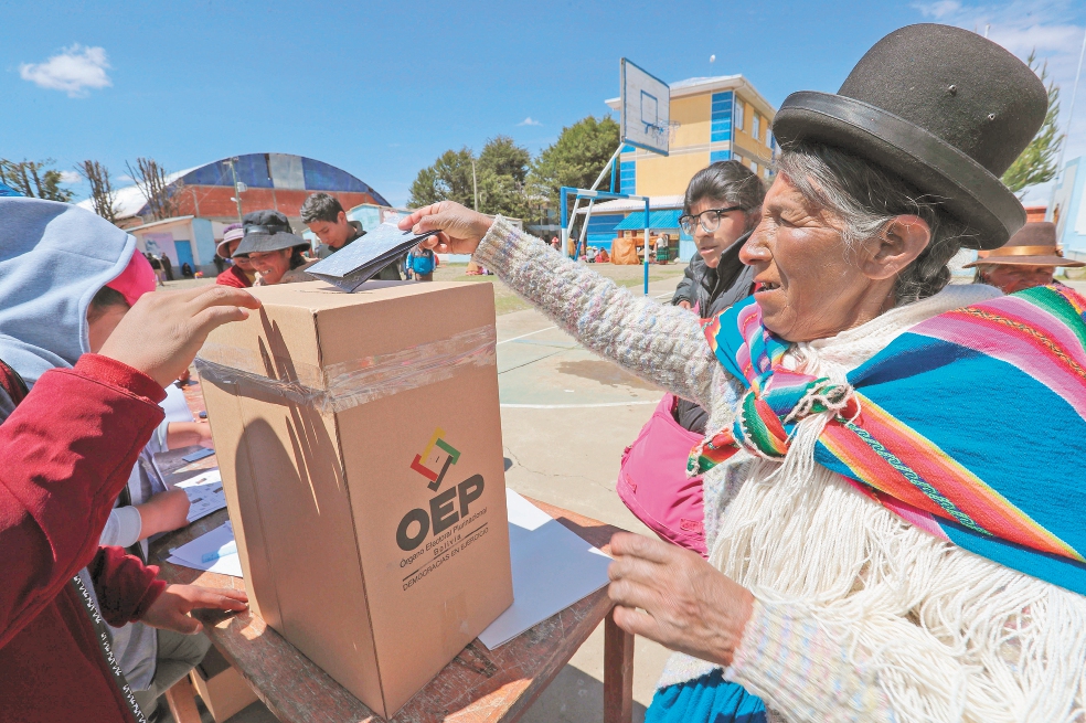 Presidente de Bolivia se definirá en segunda vuelta