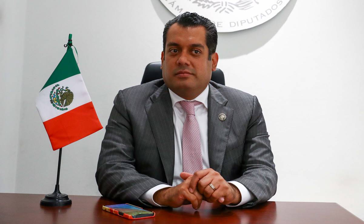 Ley Orgánica de la Armada de México es constitucional, defiende Sergio Gutiérrez