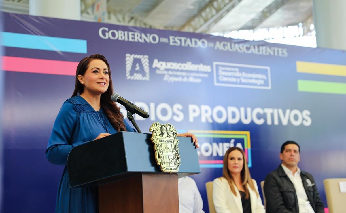 Teresa Jiménez entrega apoyos por 16 mdp a emprendedores y MiPyMEs