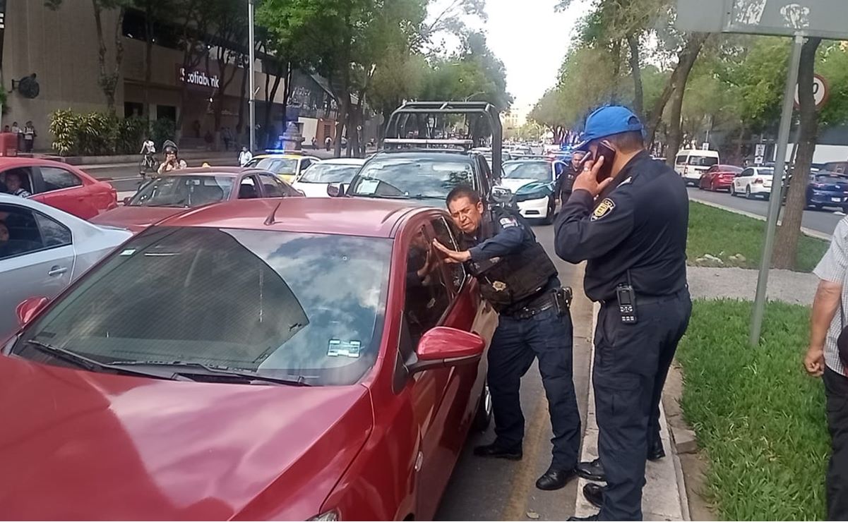 Policía auxiliar sufre pre infarto en Paseo de la Reforma; lo trasladan a hospital de urgencia 