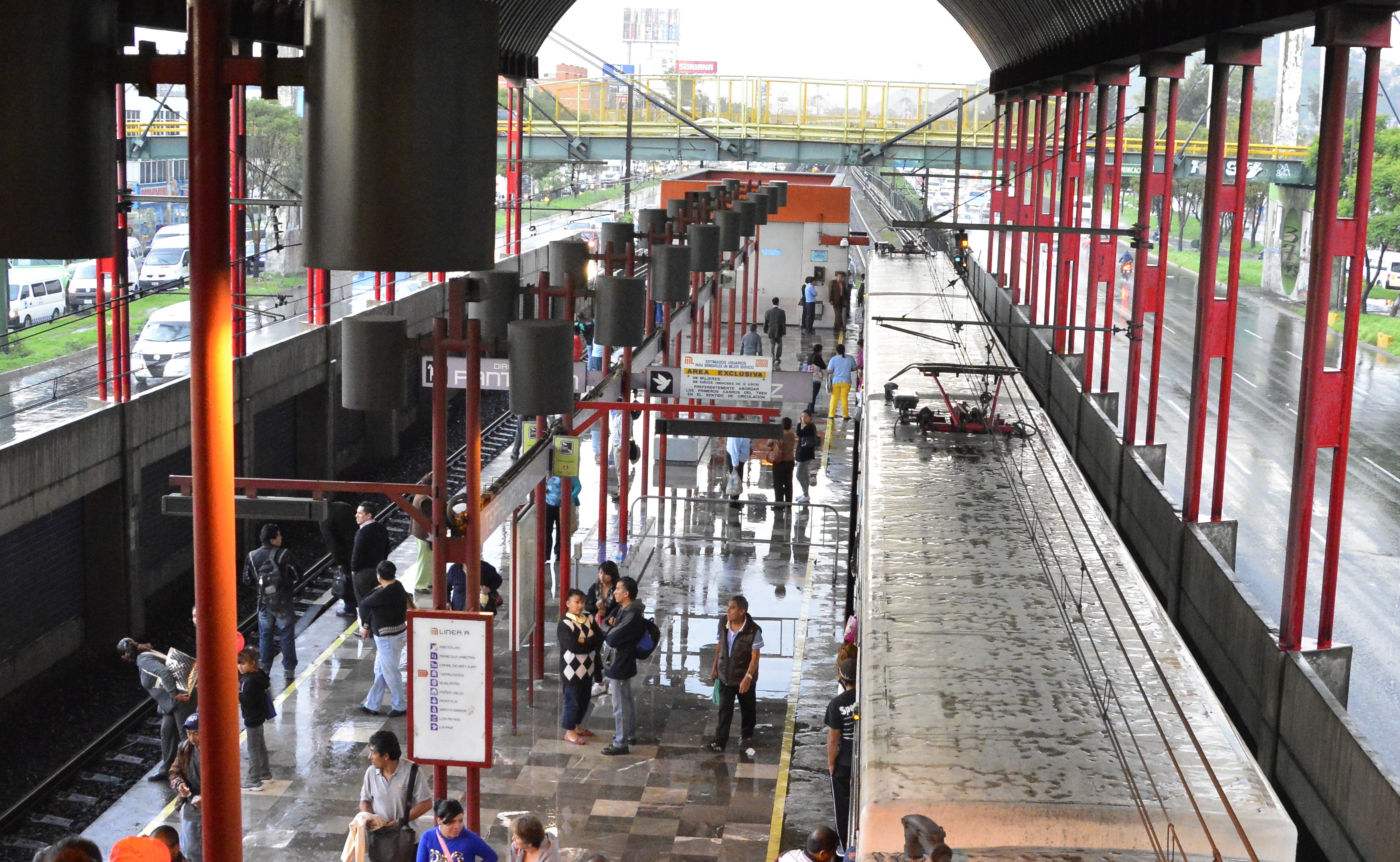 Activan marcha de seguridad en el Metro por lluvia