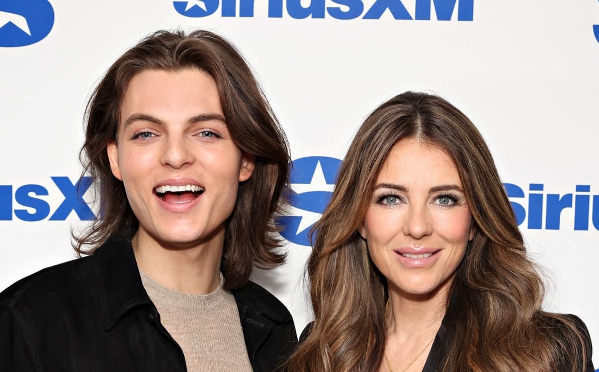 Elizabeth Hurley revela la 'molesta regla' que impone a su hijo Damian