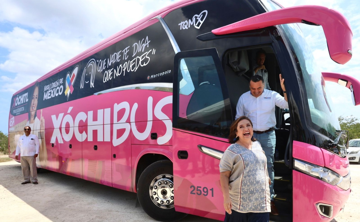 Xóchitl Gálvez estrena  “Xochibús” al viajar de Campeche a Progreso, Yucatán