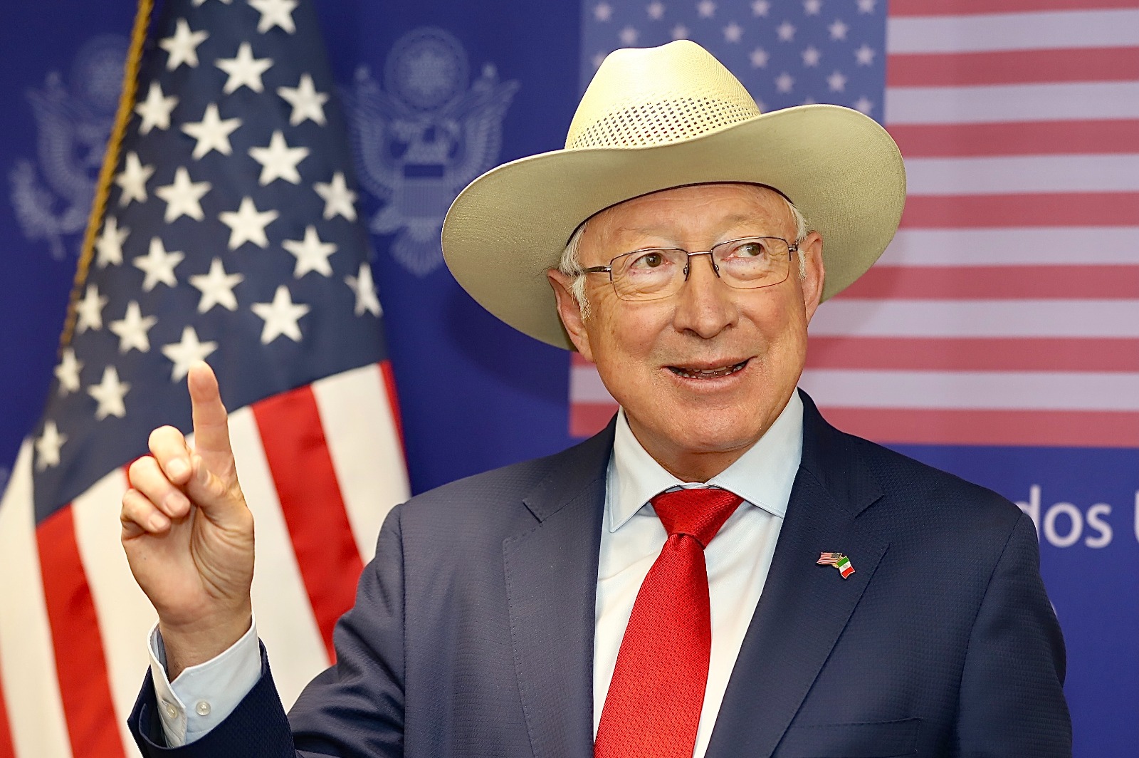 EU no toma posición política en México, dice embajador Ken Salazar por elecciones de 2024