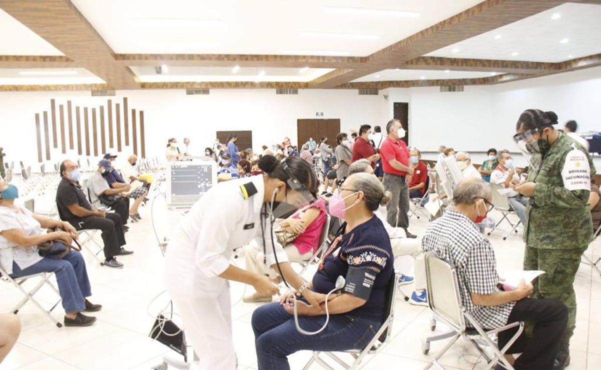 Cambios de sede inesperados y desorden en vacunación adultos mayores en Mérida