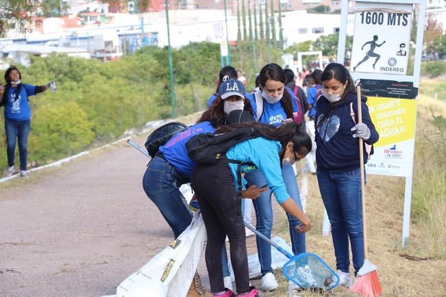 Jóvenes se suman a Día Internacional de la Limpieza