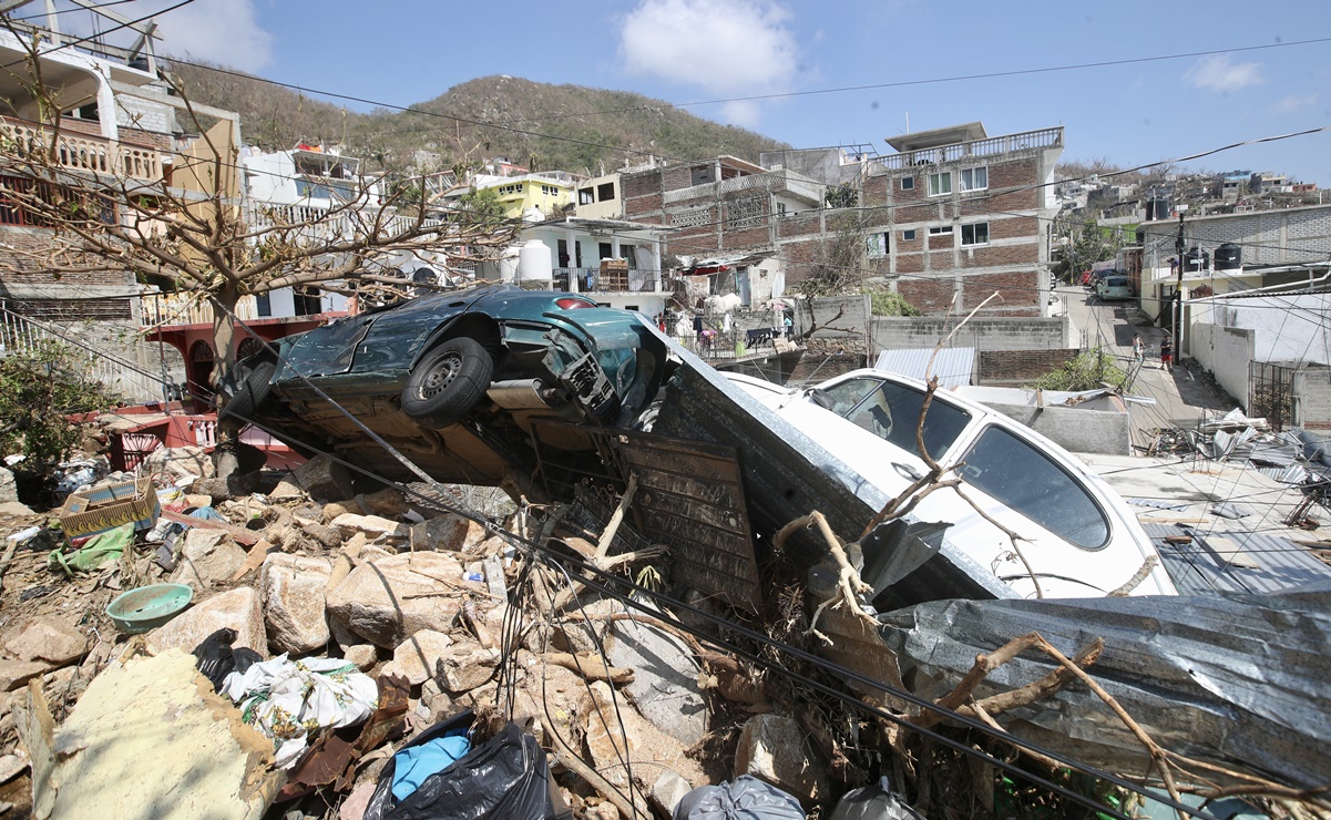 Cámara de Diputados entrega víveres para las personas damnificadas por el huracán "Otis" en Guerrero
