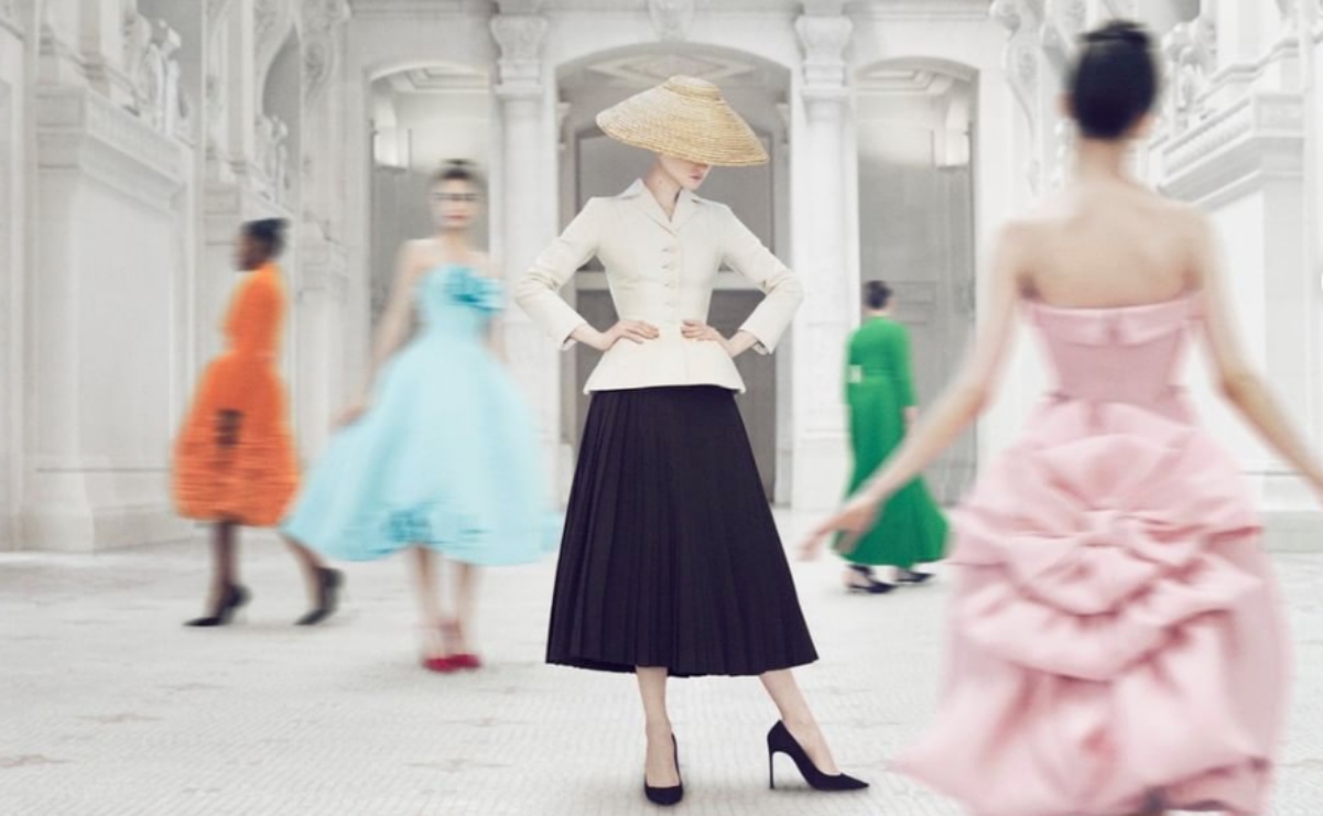 Disfruta de la exposición “Christian Dior: Designer of dreams” desde la comodidad de tu hogar