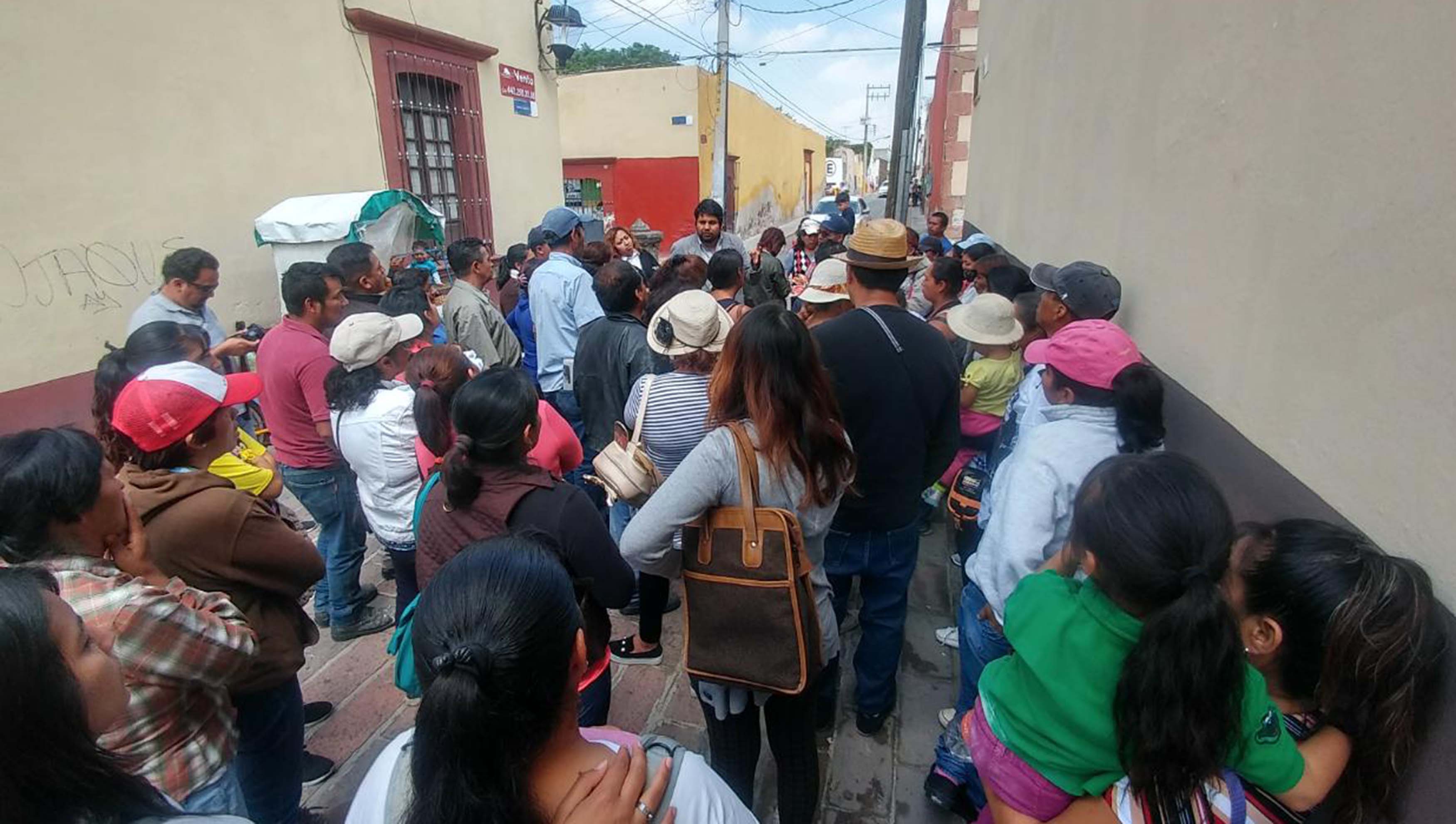 Habitantes de Manuel Serrano exigen pipas de agua ante la JAPAM