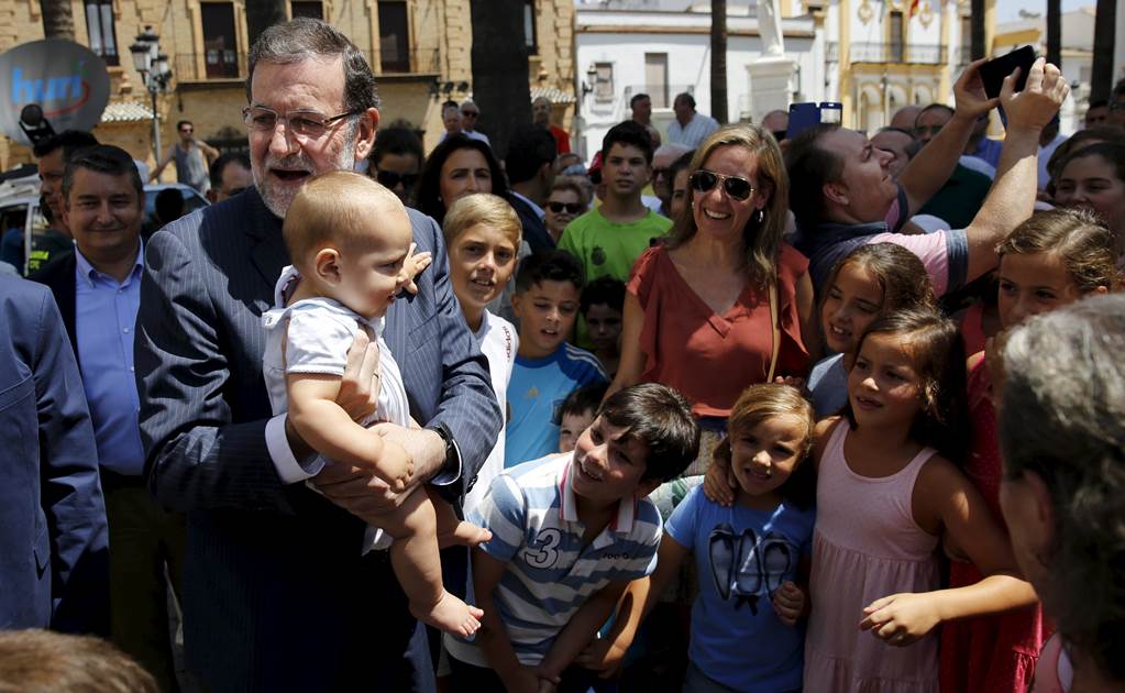 "Nadie va a romper a España", advierte Rajoy a Mas